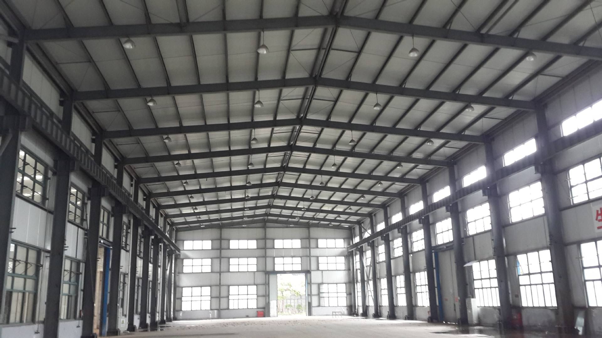 鋼結(jié)構(gòu)廠房