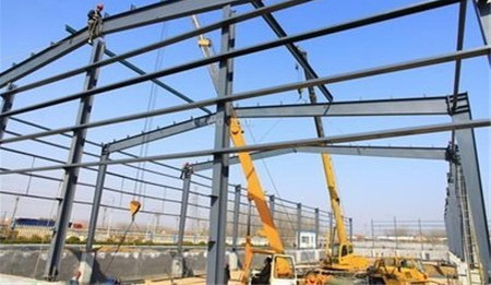 鋼結構廠房施工現場