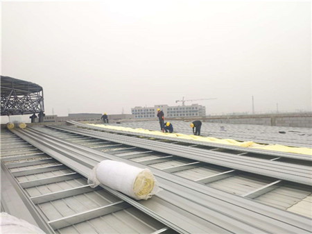 鋼結構廠房的頂部安裝