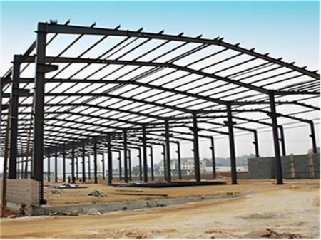 實現鋼結構廠房的抗震性能
